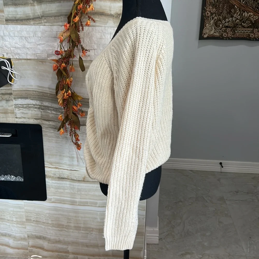 A. Peach Adjustable Ruching Knit Sweater. Size S - Picture 4 of 9